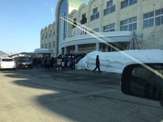 ���i���\